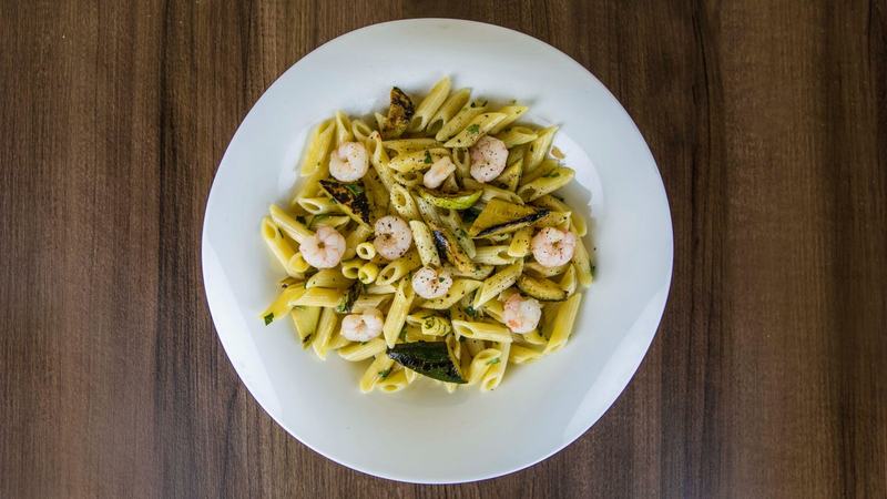 Gamberi e zucchini pasta with king prawns